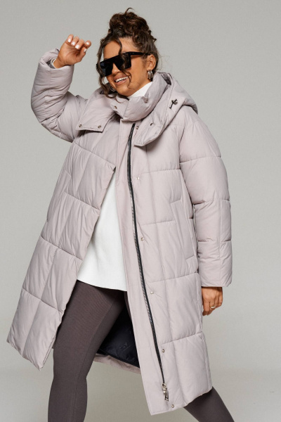 Пальто стеганое прямого силуэта на молнии и кнопках Beautiful&Free 6247 серо-бежевый - фото 10