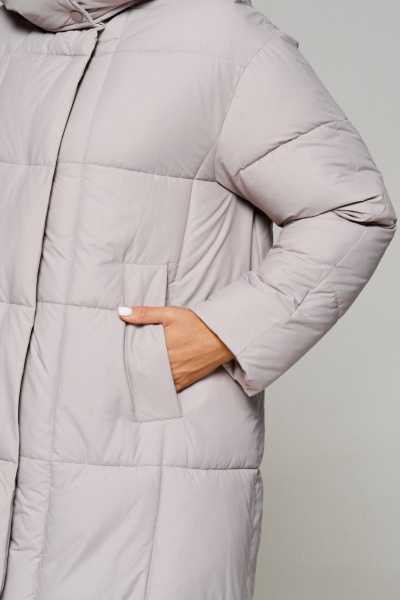 Пальто стеганое прямого силуэта на молнии и кнопках Beautiful&Free 6247 серо-бежевый - фото 5