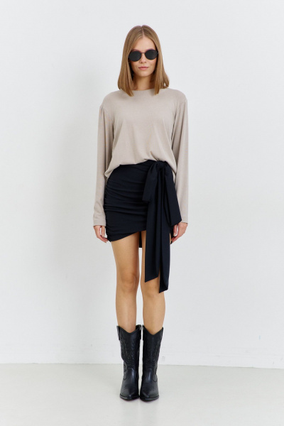 Короткая трикотажная юбка с рельефами и бантом AG Green G531/8 графит - фото 1