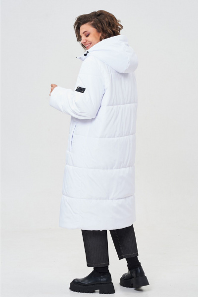 Пальто прямое с капюшоном из плащевой ткани Andina city 7013-24 белый - фото 9