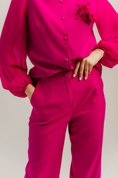 Брючный костюм из шифона и текстиля для торжеств Стильная леди М-1089 фуксия - фото 4