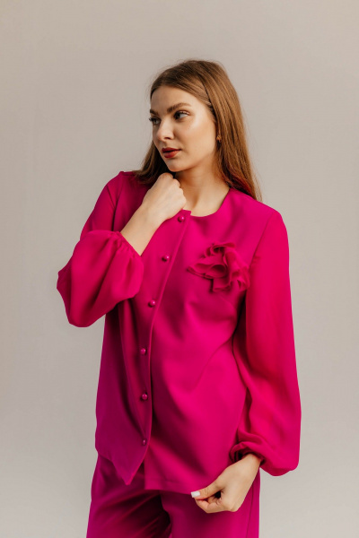 Брючный костюм из шифона и текстиля для торжеств Стильная леди М-1089 фуксия - фото 3