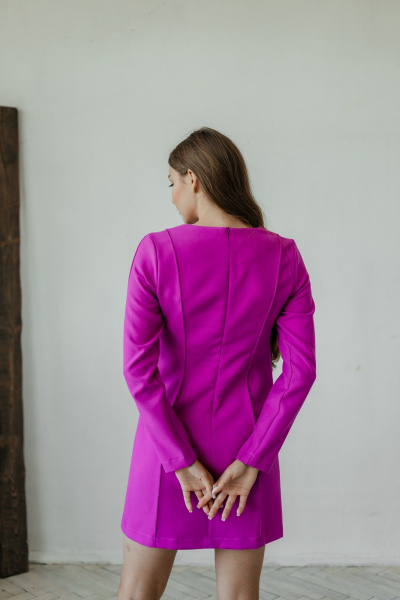 Мини платье из текстиля с отделкой и длинным рукавом Стильная леди М-042 фуксия - фото 8