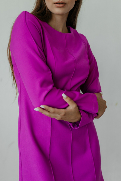 Мини платье из текстиля с отделкой и длинным рукавом Стильная леди М-042 фуксия - фото 7