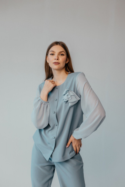 Брючный костюм из текстиля и шифона для торжеств Стильная леди М-1089 серый - фото 7