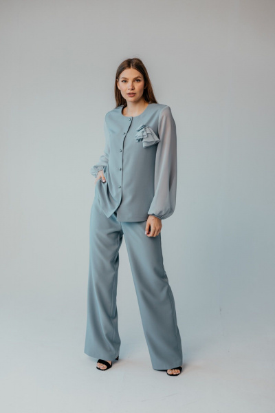 Брючный костюм из текстиля и шифона для торжеств Стильная леди М-1089 серый - фото 1
