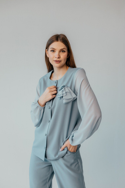 Брючный костюм из текстиля и шифона для торжеств Стильная леди М-1089 серый - фото 2