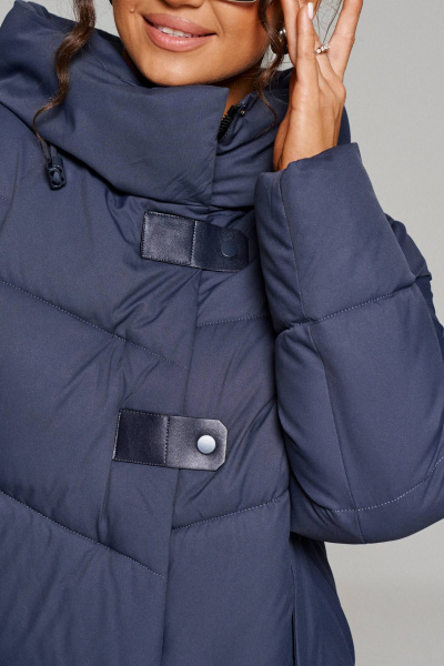 Зимнее стёганое пальто прямого силуэта из плащёвой ткани Beautiful&Free 6244 глубокий_синий - фото 5