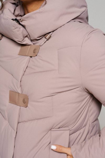 Зимнее стёганое пальто из плащёвой ткани с капюшоном Beautiful&Free 6244 капучино - фото 8