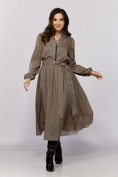 Платье из струящейся ткани с резинкой и декоративной застежкой MALI 424-050 бежевый - фото 6