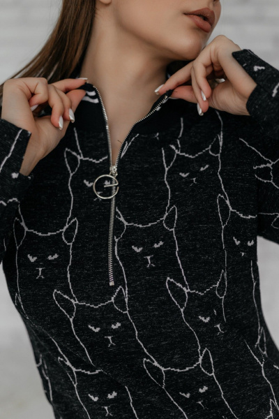 Платье мини в котики из трикотажа с карманами и вырезом-стойкой Стильная леди М-797 черный - фото 9