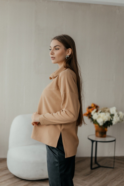 Джемпер поло из трикотажа с воротником на молнии Стильная леди М-1009 бежевый - фото 5