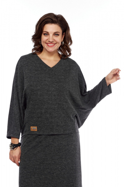 Костюм из трикотажа с расклешенной юбкой Диомант 2020 графит - фото 8