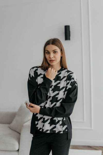 Объемное демисезонное платье из трикотажа с карманами и кокеткой Стильная леди М-1057 серый - фото 3