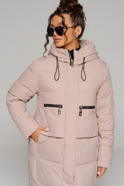 Зимнее стеганое пальто прямого силуэта из плащёвой ткани Beautiful&Free 6249 бежевый - фото 3