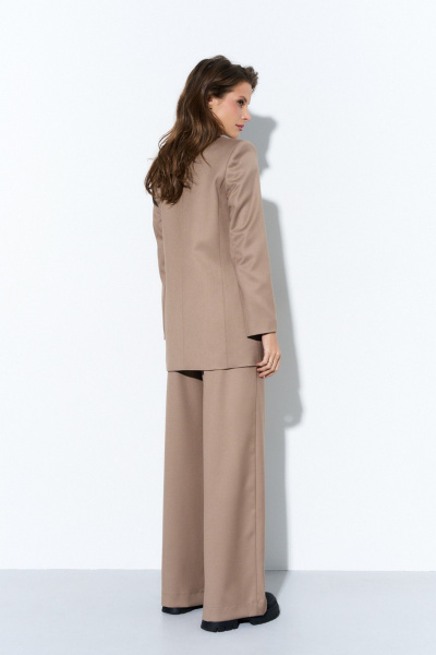 Бежевый демисезонный жакет прямого кроя из текстиля Luitui R3012 бежевый - фото 9