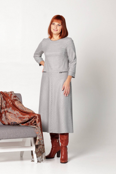 Платье с рельефами, отрезное ниже талии и клиньями Соджи 634 светло-серый - фото 2