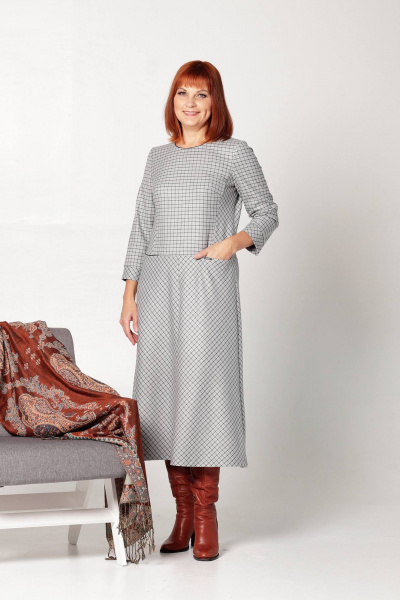 Платье с рельефами, отрезное ниже талии и клиньями Соджи 634 светло-серый - фото 1