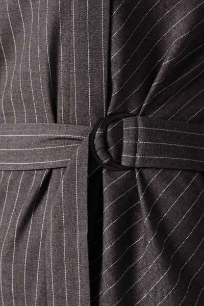 Полуприлегающее платье из текстиля с асимметричным подрезом Соджи 636 серый - фото 2