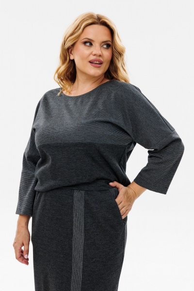 Костюм из вискозного трикотажа джемпер и юбка длинная Michel chic 1393 графит,люрекс - фото 7