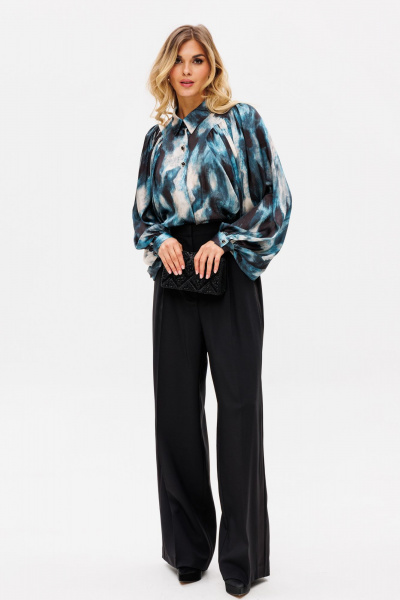 Блузка из атласа с принтом и разрезами по бокам EOLA 2766 изумрудный_принт - фото 2