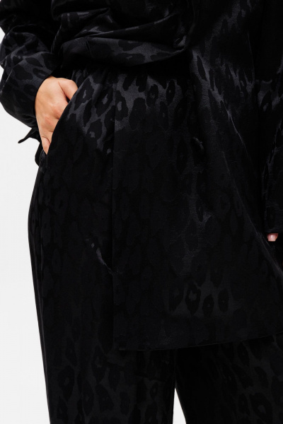 Круглогодичные черные нарядные брюки из текстиля с анималистичным принтом EOLA 2731 черный_рисунок - фото 12