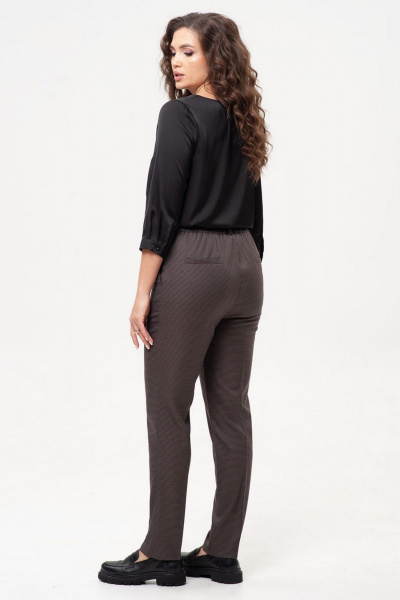 Костюм-двойка из текстиля с классическими брюками IVARI 10403/1 гусиная_лапка_коричневая - фото 9