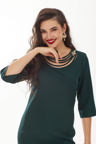 Платье миди из текстиля с руликами и талиевой выточкой Твой имидж 2022 бутылочная_зелень - фото 6