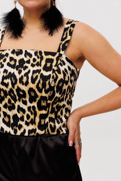 Топ из атласа с бретелями и мягким блеском Anelli 1429 дикий_лео - фото 8