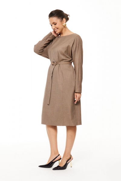 Платье приталенное с горловиной расширенной и карманами Панда 202780w коричневый - фото 1