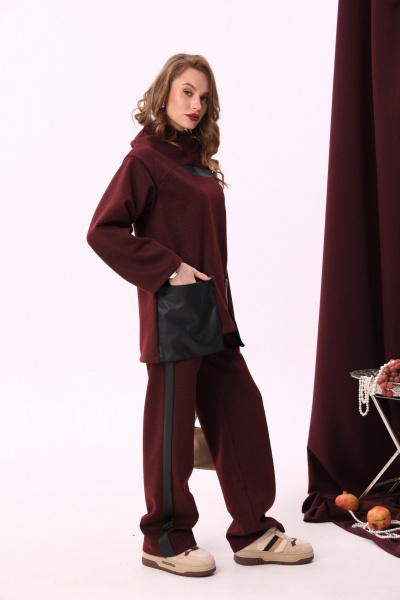 Джемпер с воротником хомут и вставками из отделочной ткани NikVa 906-1 винный+чёрный - фото 7