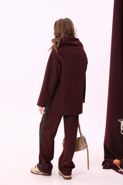 Костюм из джемпера и брюк с лампасами из отделочной ткани NikVa 908-1 винный+чёрный - фото 7