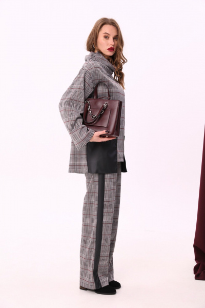 Двухпредметный костюм из джемпера и брюк с лампасами NikVa 908-2 клетка_серый+бордо+чёрный - фото 7