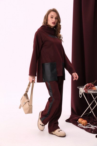 Брюки с наклонными карманами и лампасами из отделочной ткани NikVa 909-1 винный+чёрный - фото 6