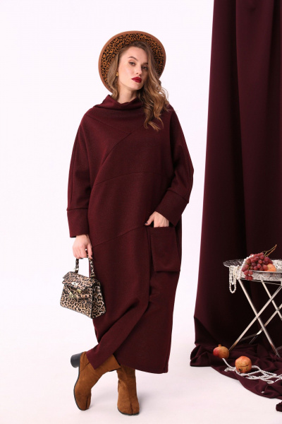 Длинное макси платье с объемным воротником и летучей мышью NikVa 927-1 винный - фото 1