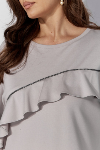 Нарядное платье из текстиля с воланом и асимметричным подрезом TAiER 1320 серый - фото 2