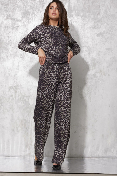 Джемпер свободного силуэта из трикотажа MG Wear 2218 леопард_с_блеском - фото 4