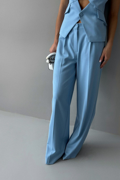 Демисезонные текстильные брюки с заниженной талией и карманами Allma P-020-5 голубой - фото 2