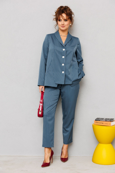 Деловой костюм жакет и брюки в полоску из костюмного текстиля Mubliz 223 морская_волна_полоска - фото 1