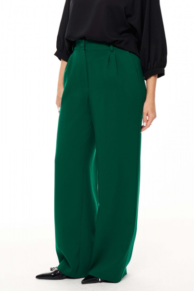 Брюки женские из текстиля классические на каждый день Панда 13260z изумрудный - фото 2