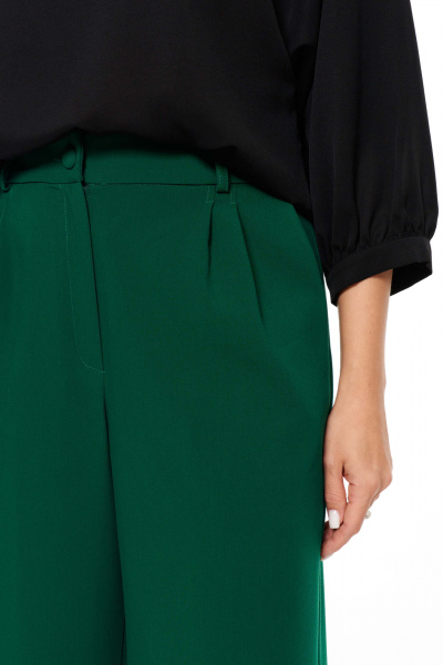 Брюки женские из текстиля классические на каждый день Панда 13260z изумрудный - фото 3