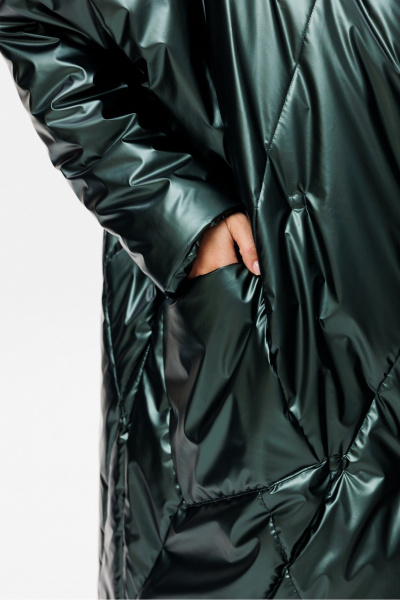 Зеленое зимнее свободное пальто на утеплителе ISOSOFT, oversize PRATA wear S023 зеленый - фото 6