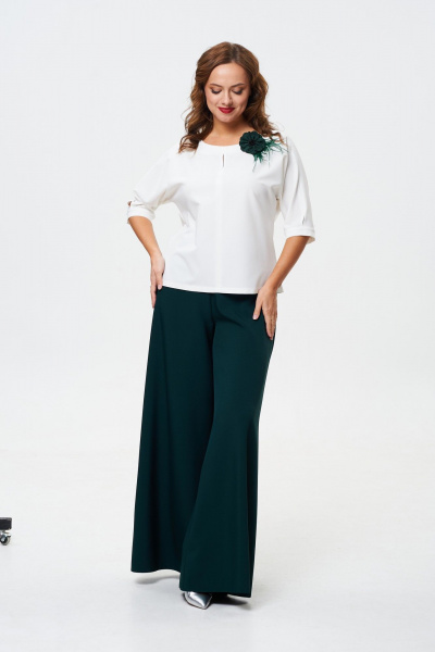 Круглогодичный комплект блузы и широких брюк T&N 7588 белый_теплый+зеленый - фото 2