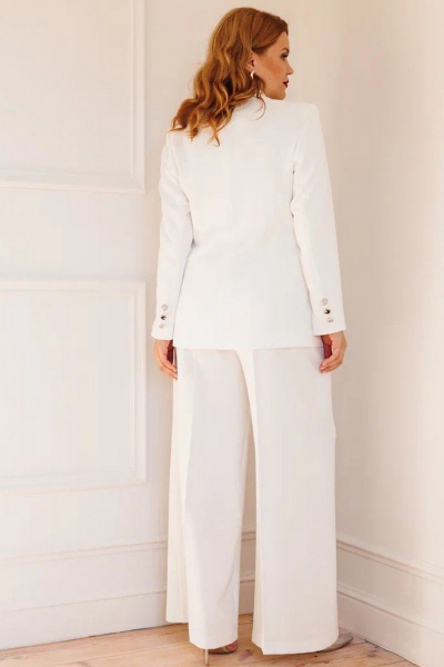 Деловой костюм из замши и костюмной ткани, жакет и брюки AMUARt 1021 - фото 11