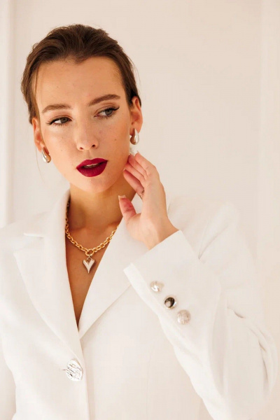 Деловой костюм из замши и костюмной ткани, жакет и брюки AMUARt 1021 - фото 8