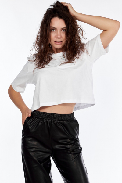 Брюки палаццо из экокожи с карманами и резинкой поясом LadyThreeStars 2401 черный - фото 9