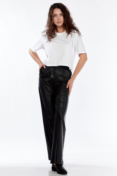 Брюки палаццо из экокожи с карманами и резинкой поясом LadyThreeStars 2401 черный - фото 2
