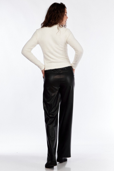 Теплый трикотажный джемпер прилегающего силуэта с стойкой LadyThreeStars 2414 молочный - фото 11