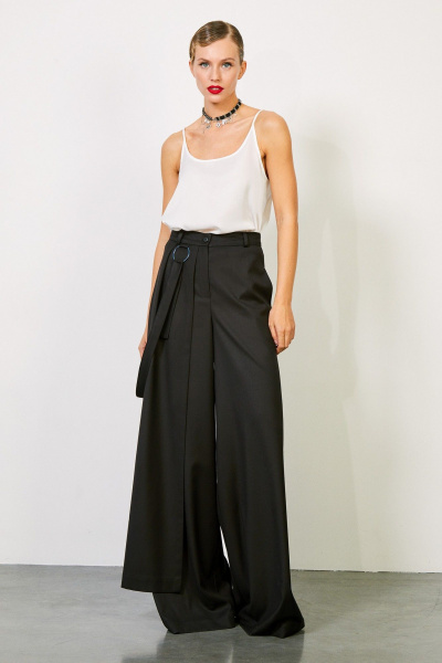 Черные брюки с расширенным силуэтом, декором и карманами Rivoli 5234 - фото 3