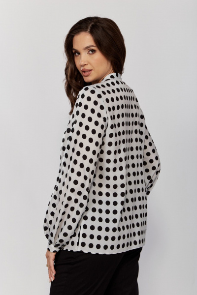 Блуза прямого силуэта с драпировками и разрезами MALI 624-054 горох - фото 11